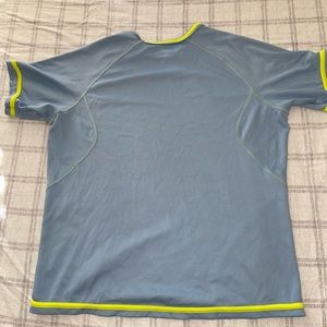 Women’s Pearl Izumi athletic shirt size medium